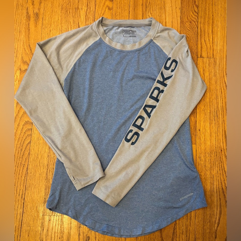 Patagonia Sparks Blue & Gray Long Sleeve Shirt w/zippered pocket